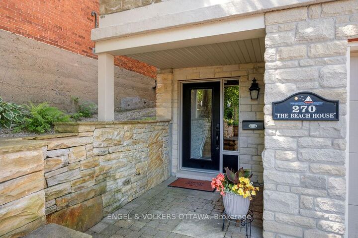 Property Photo:  270 Royal Avenue  ON K2A 1T5 