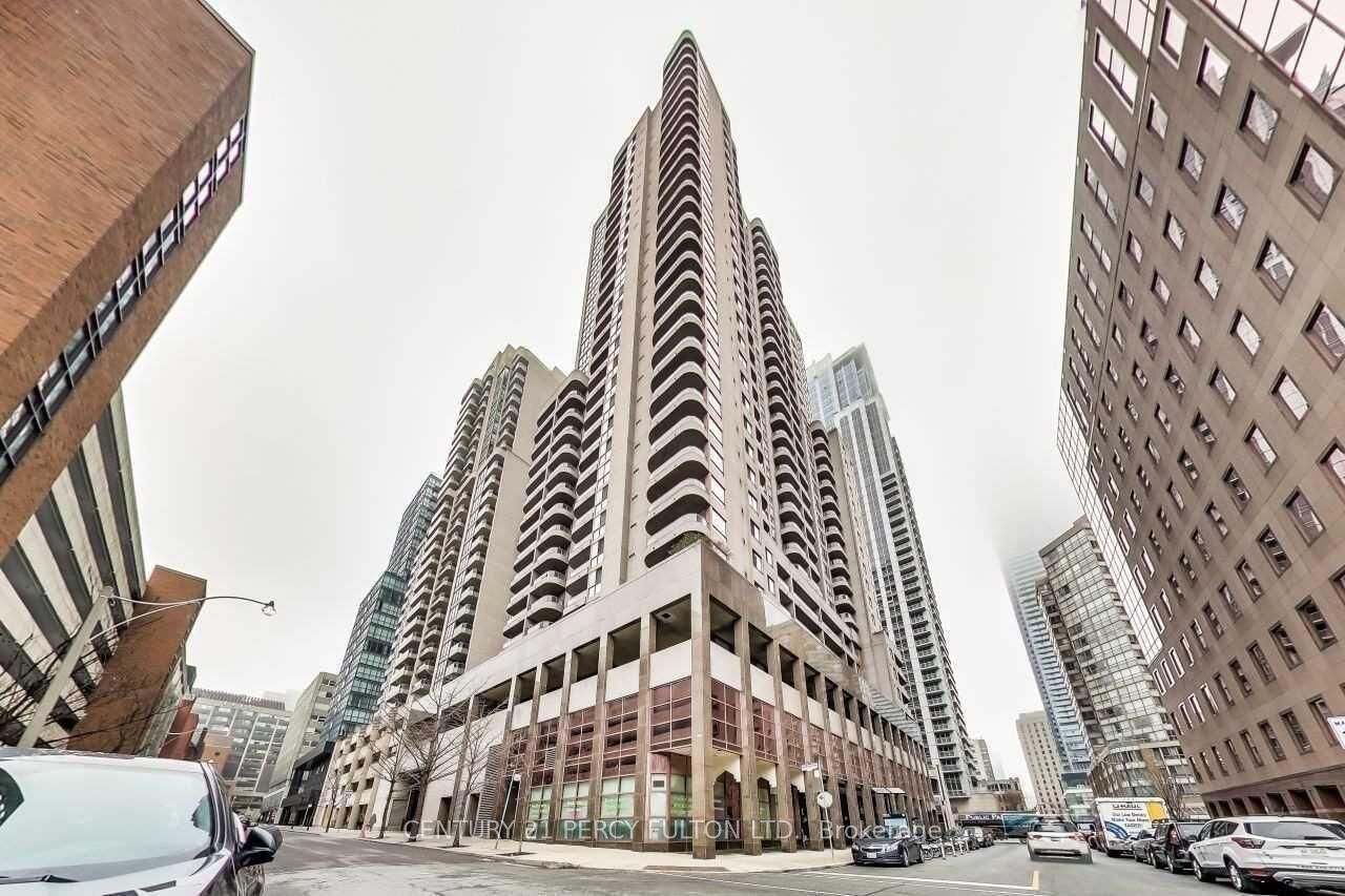 Property Photo:  736 Bay Street 1512  ON M5G 2M4 