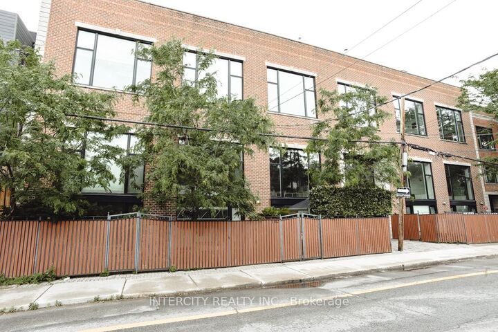 Property Photo: 676 Richmond Street W 208 ON M6J 1C3