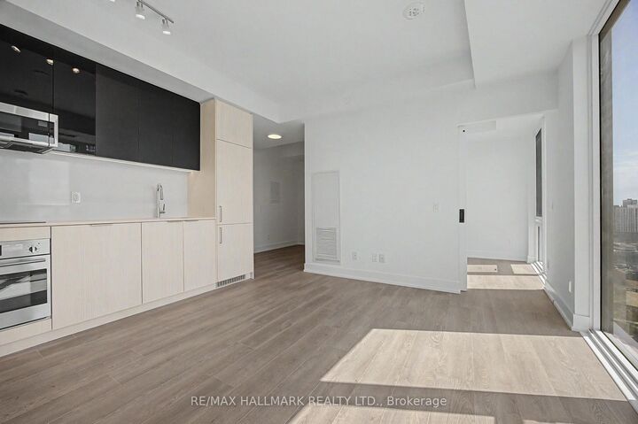 Property Photo:  308 Jarvis Street 2513  ON M5B 0E3 
