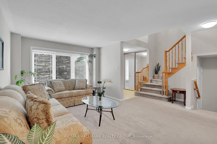 Property Photo: 634 Aquaview Drive ON K4A 4W2