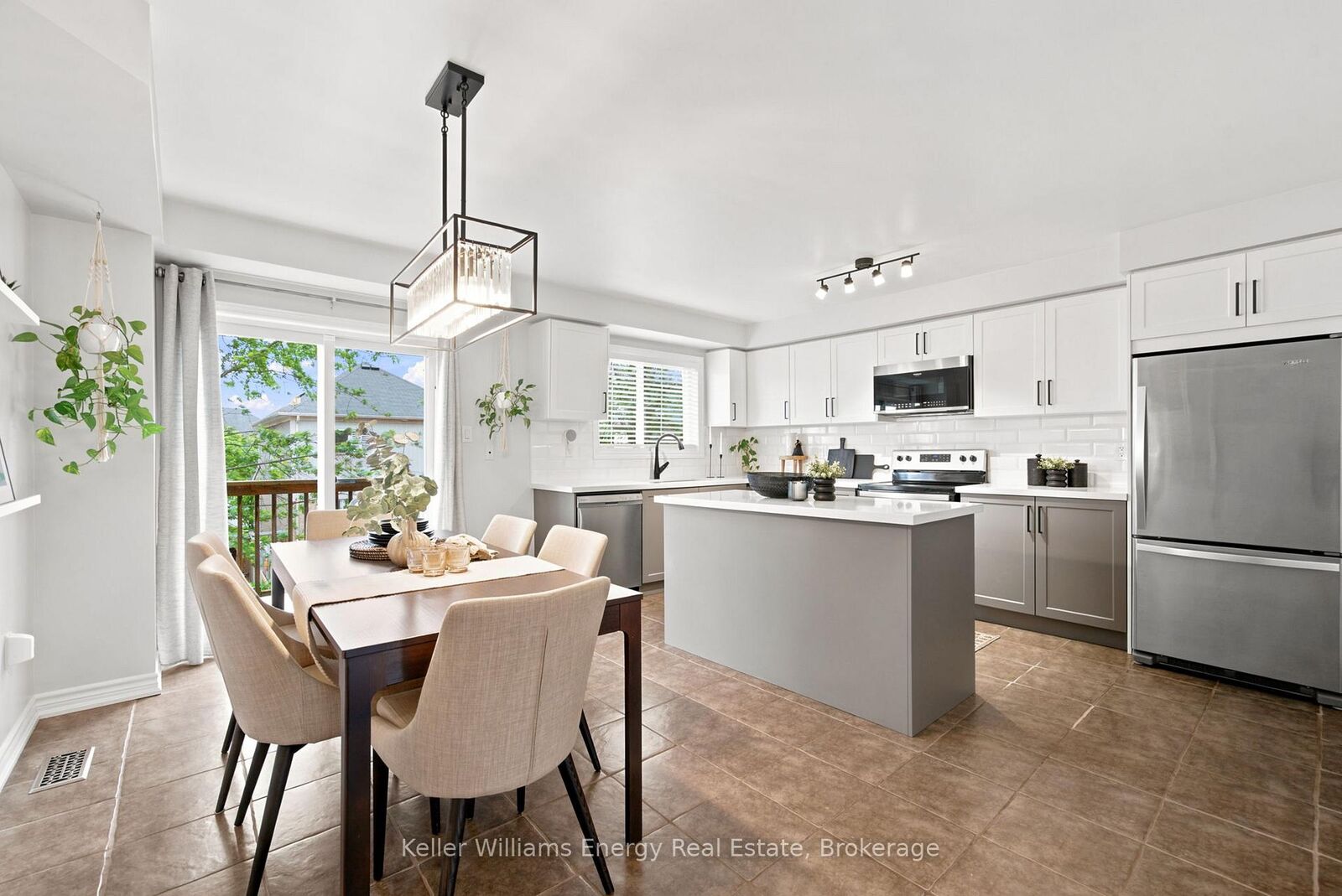 Property Photo:  24 Katerson Lane  ON L1E 0E9 