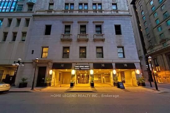 Property Photo:  1 King Street W 2107  ON M5X 1C8 