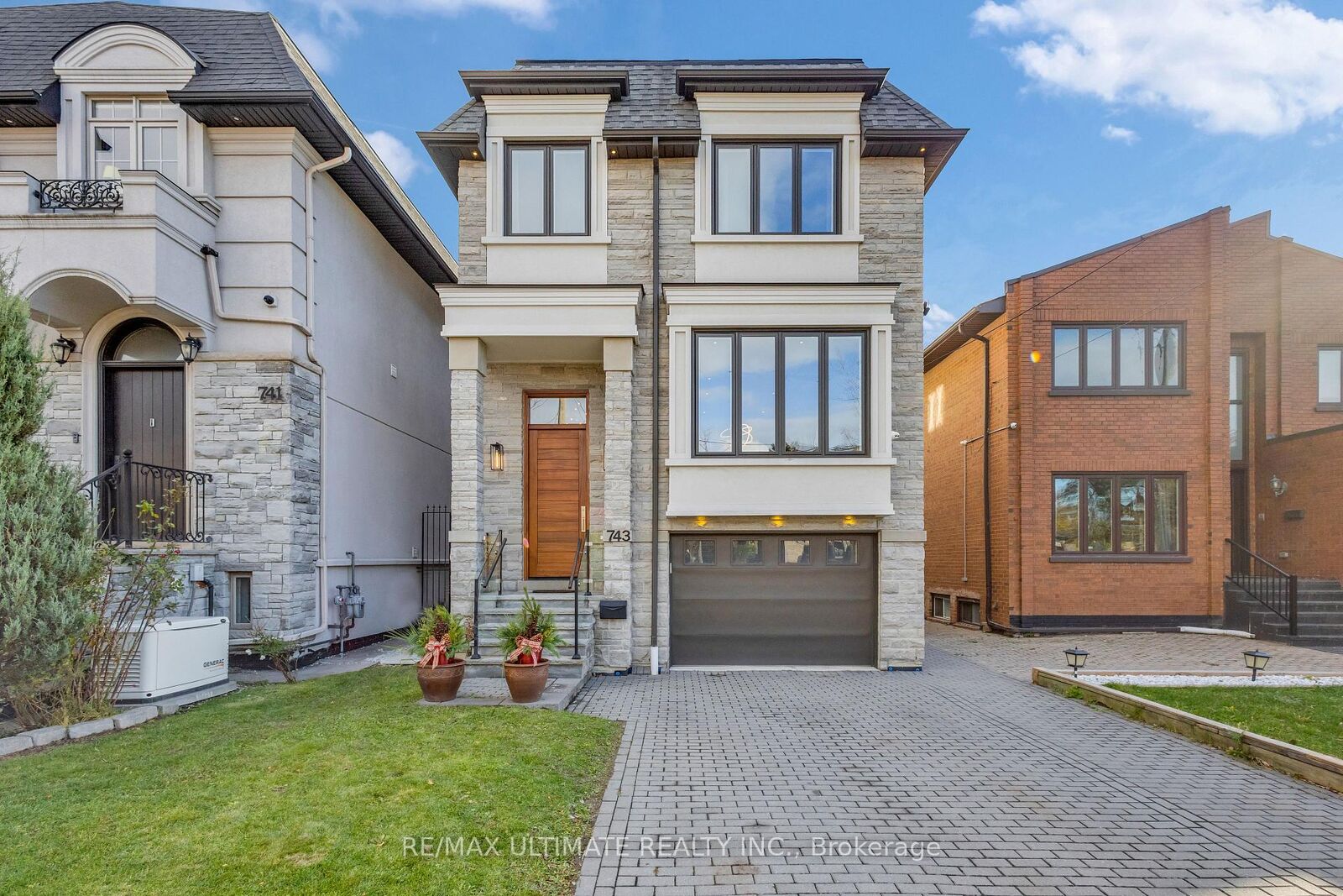 Property Photo:  743 Glencairn Avenue  ON M6B 1Z9 