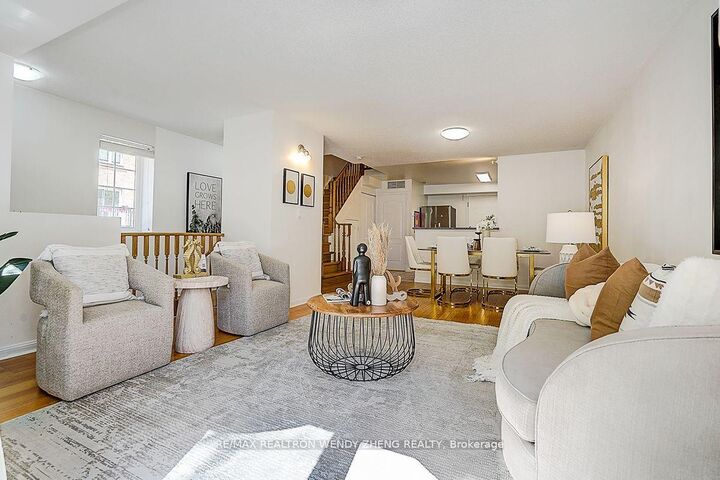 Property Photo: 28 Sommerset Way 1517 ON M2N 6W7