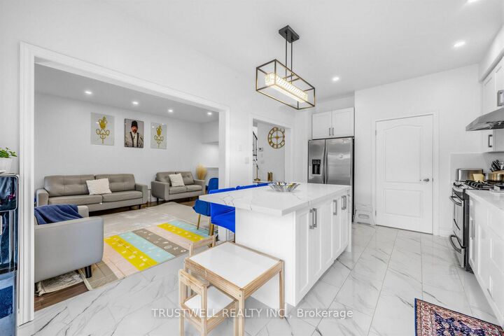 Property Photo: 3 Waldron Court ON L1T 4X2