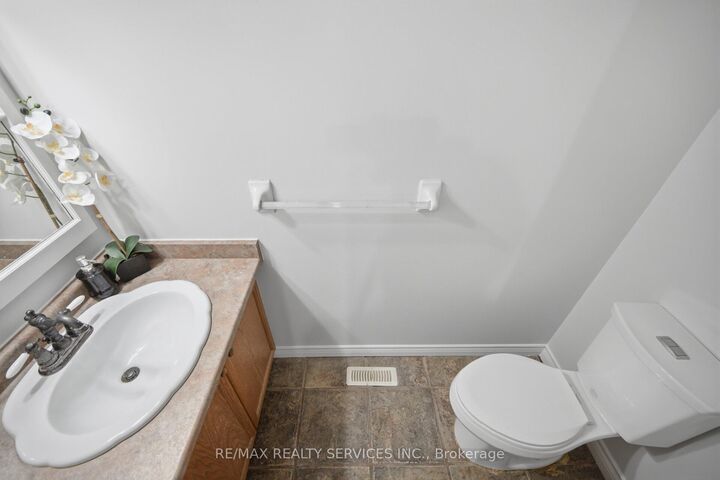 Property Photo: 15 Climie Court ON L1C 4P5