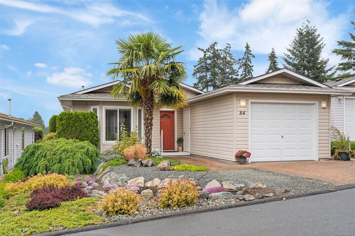 84 Wolf Lane — photo 1