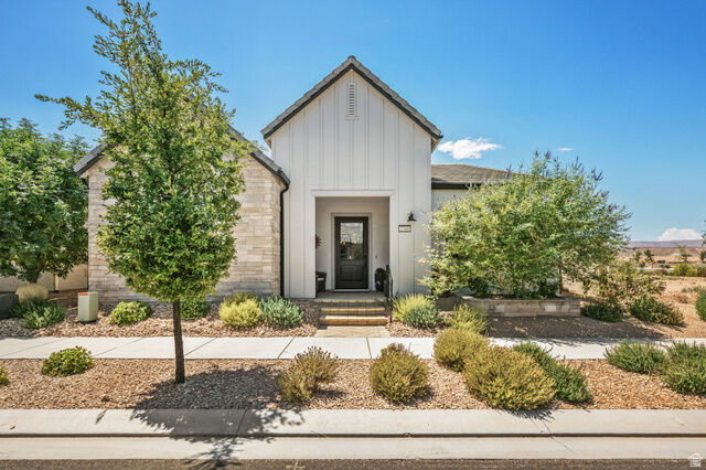 Property Photo: 5588 S Agave Peak Ln UT 84790