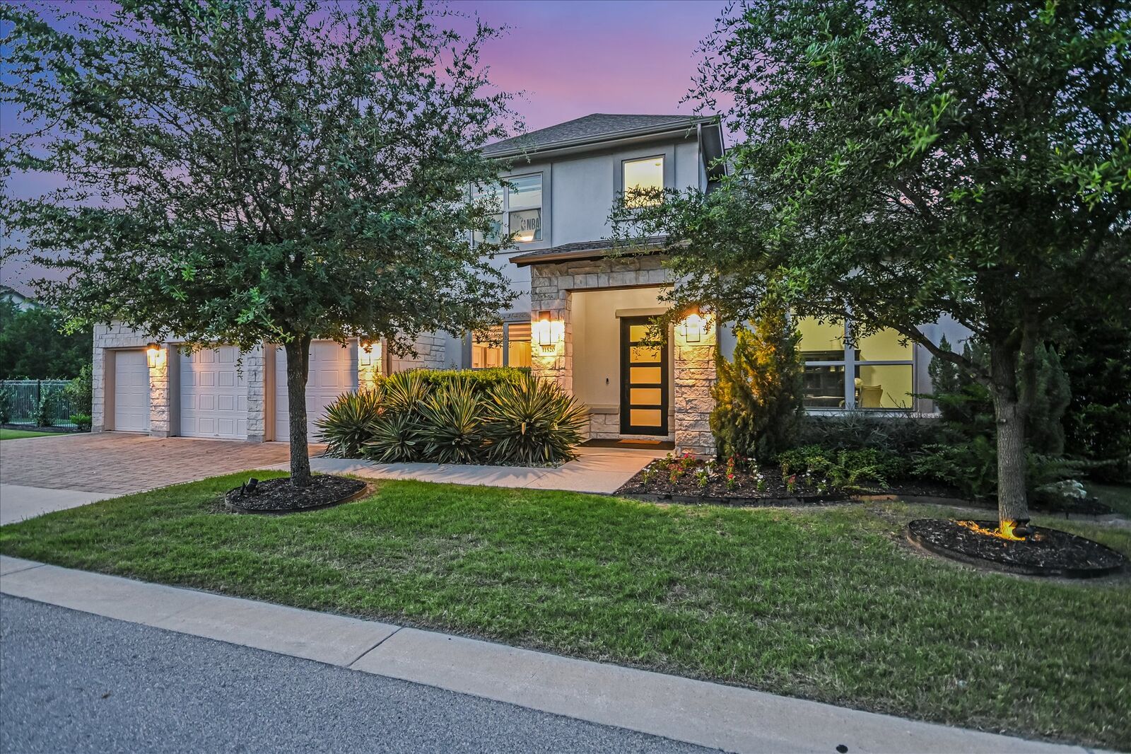 Property Photo:  11520 Lake Stone Drive 4  TX 78738 