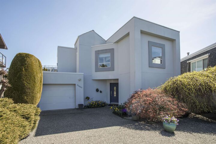 Property Photo: 15662 Semiahmoo Avenue BC V4B 1V4