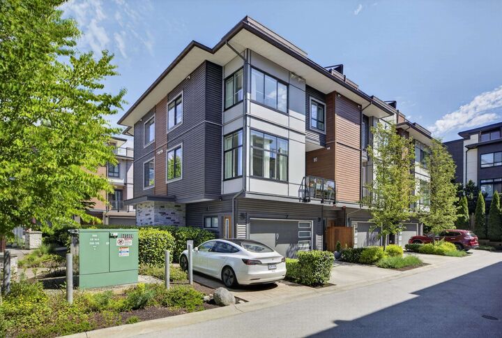 Property Photo: 20852 78B Avenue 22 BC V2Y 0X6