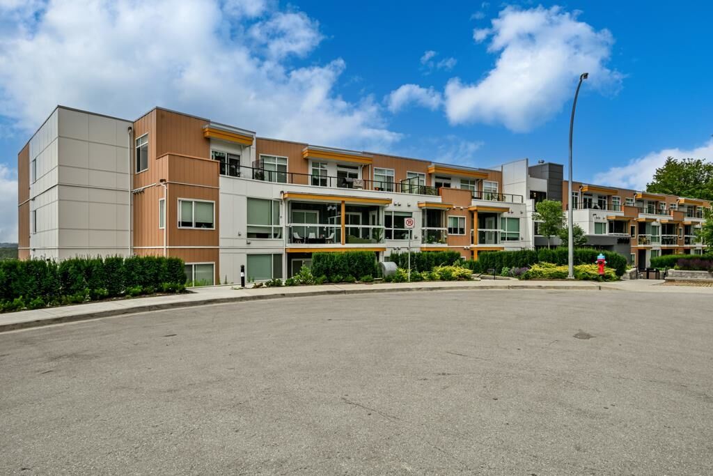 Property Photo: 31900 Raven Avenue 210 BC V2V 0H5