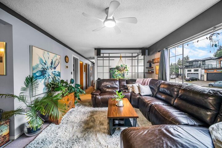 2371 Beaver Street — photo 1