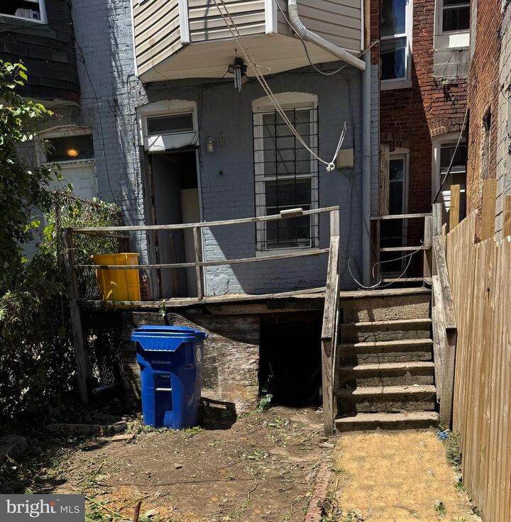 Property Photo: 1905 W Mosher Street MD 21217