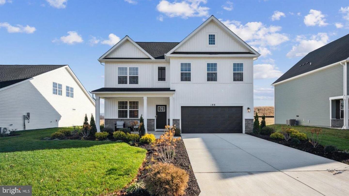 Property Photo:  207 Maxwell Street  WV 25442 