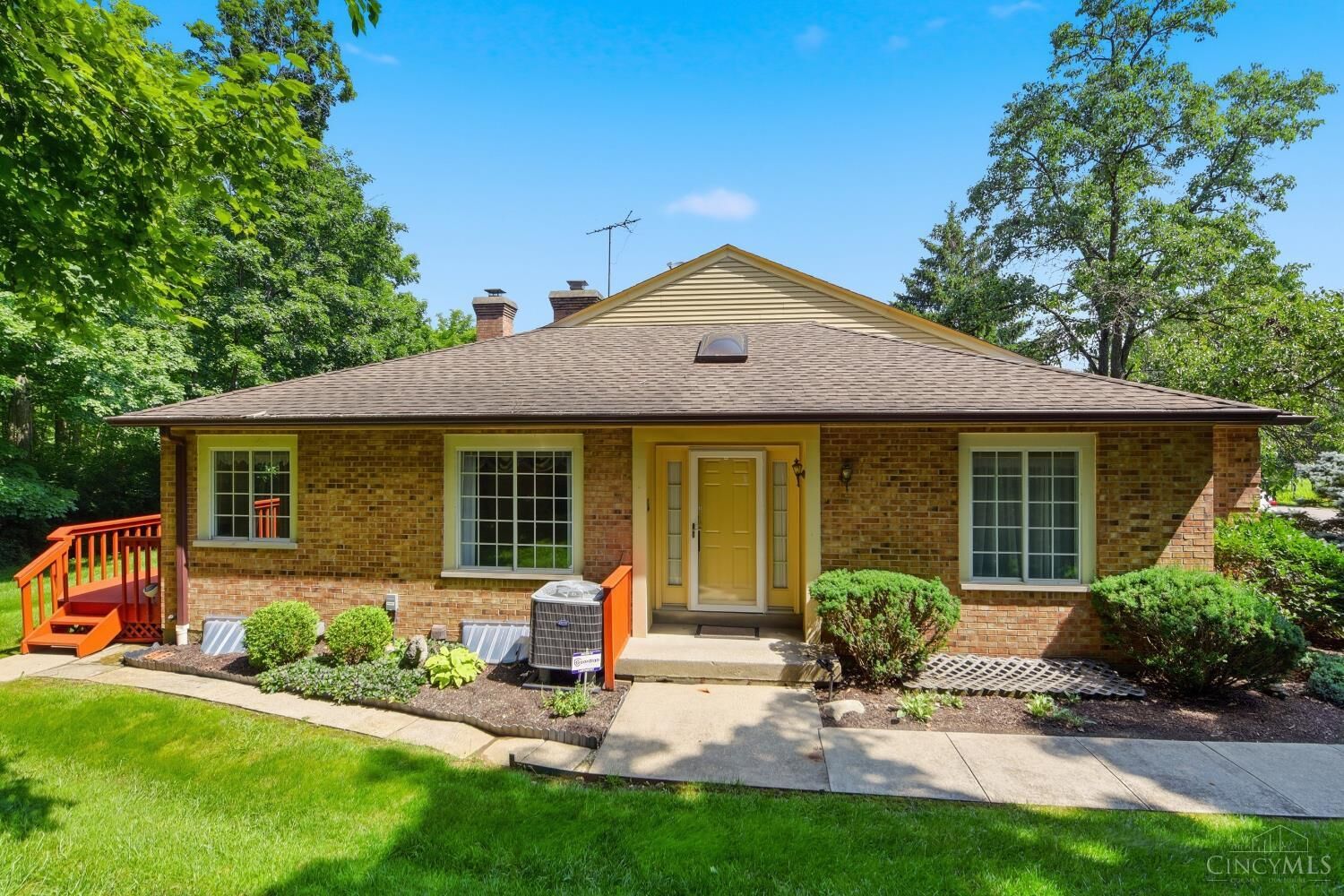 Property Photo: 5237 Eaglesnest Drive S OH 45248