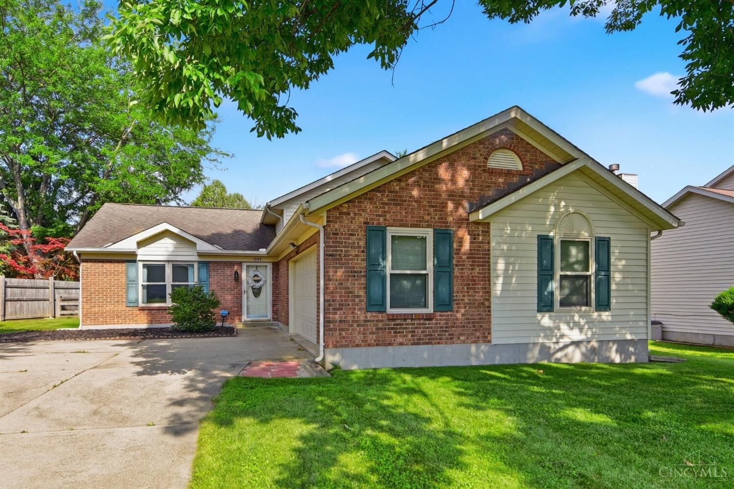 Property Photo: 1555 Barrington Court OH 45036