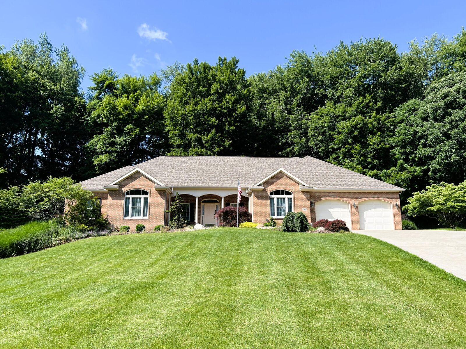 Property Photo:  913 Howell Drive  OH 43055 