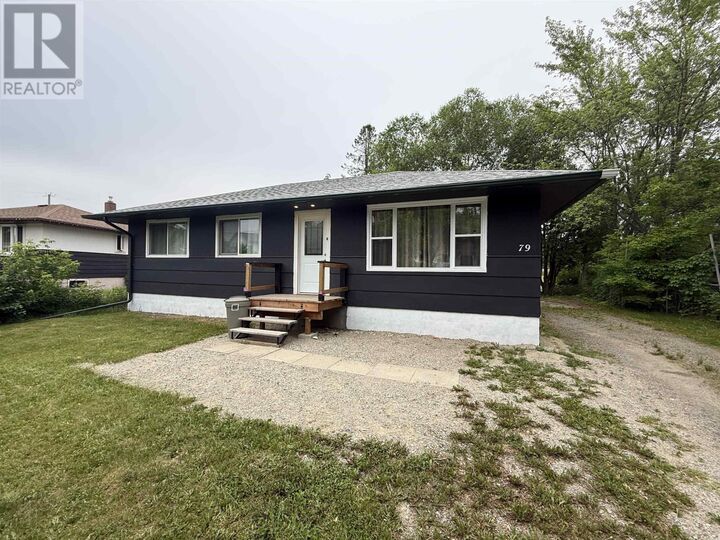 79 Maple Cres — photo 1