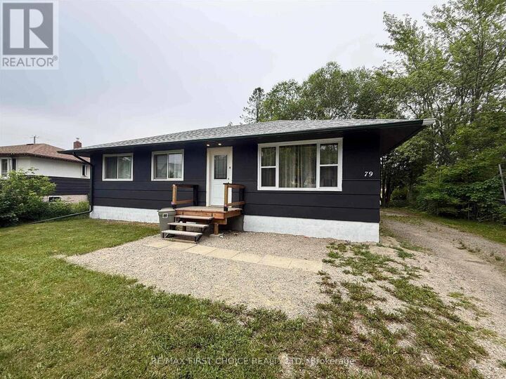 79 Maple Crescent — photo 1