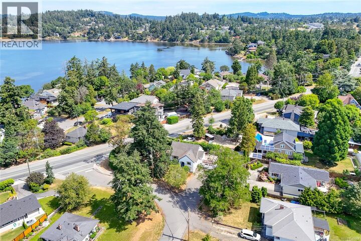Property Photo:  2875 Rockwell Avenue  BC V9A 2M8 