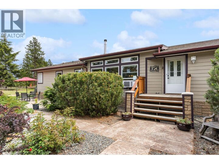 Property Photo: 38 Nine Mile Place BC V0H 1V6