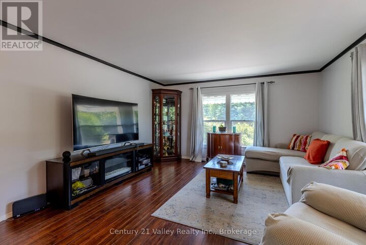 Property Photo:  19 Robert Colin Lane North  ON K0J 1K0 