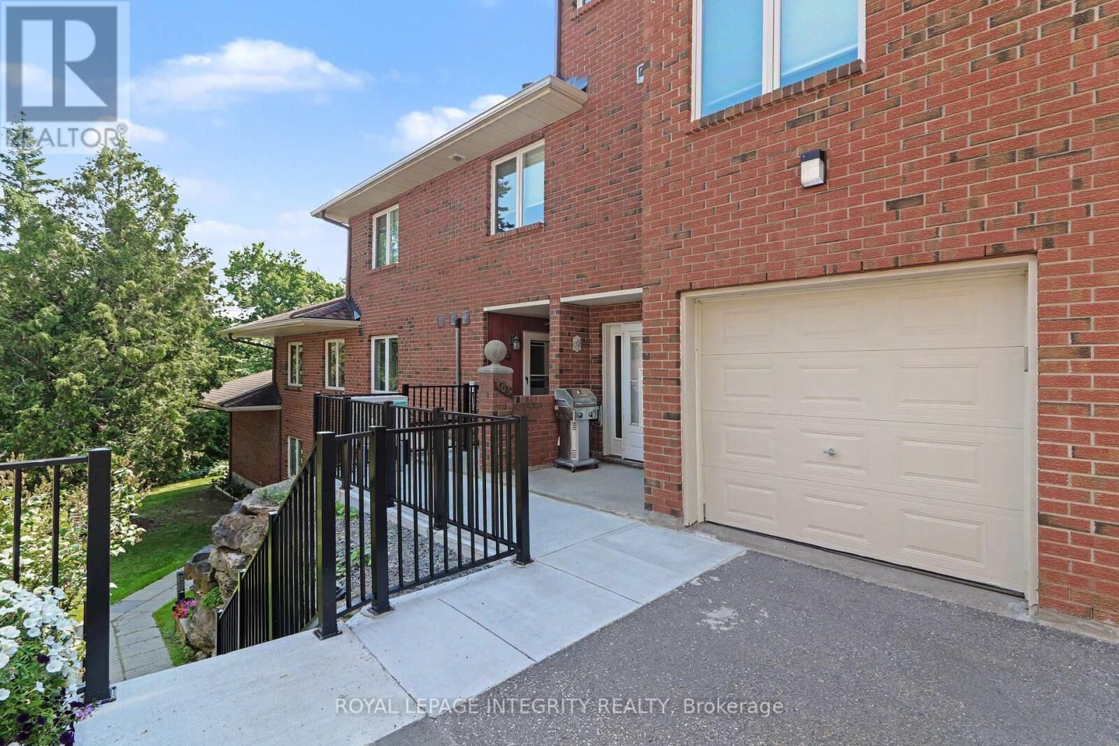 Property Photo:  403 Stratas Circuit 26  ON K2L 3K6 