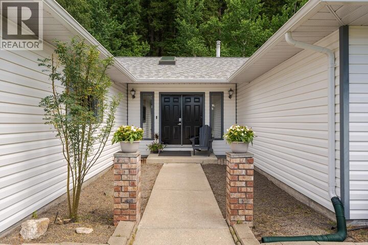 Property Photo:  4850 North Meadow Road  BC V2K 4E6 