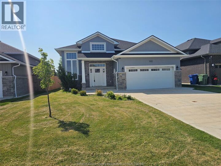 Property Photo:  192 Lennox Avenue  ON N8M 0A7 