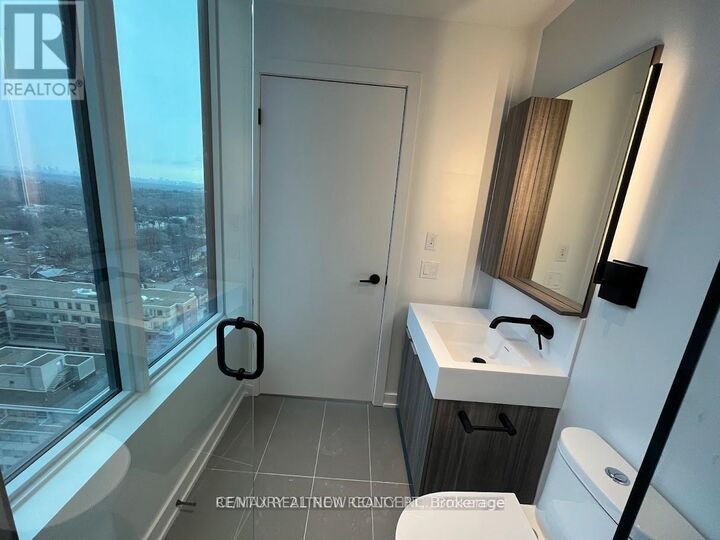Property Photo:  117 Broadway Avenue 1109  ON M4P 1V3 