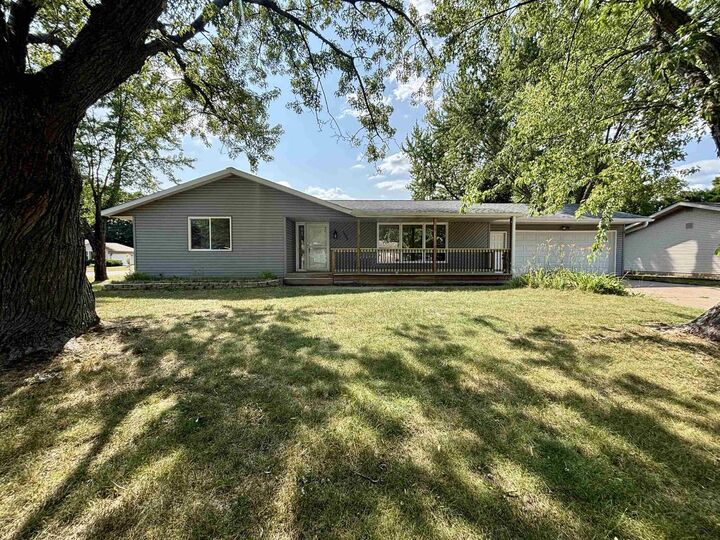 Property Photo:  5606 Walnut Street  WI 54476 