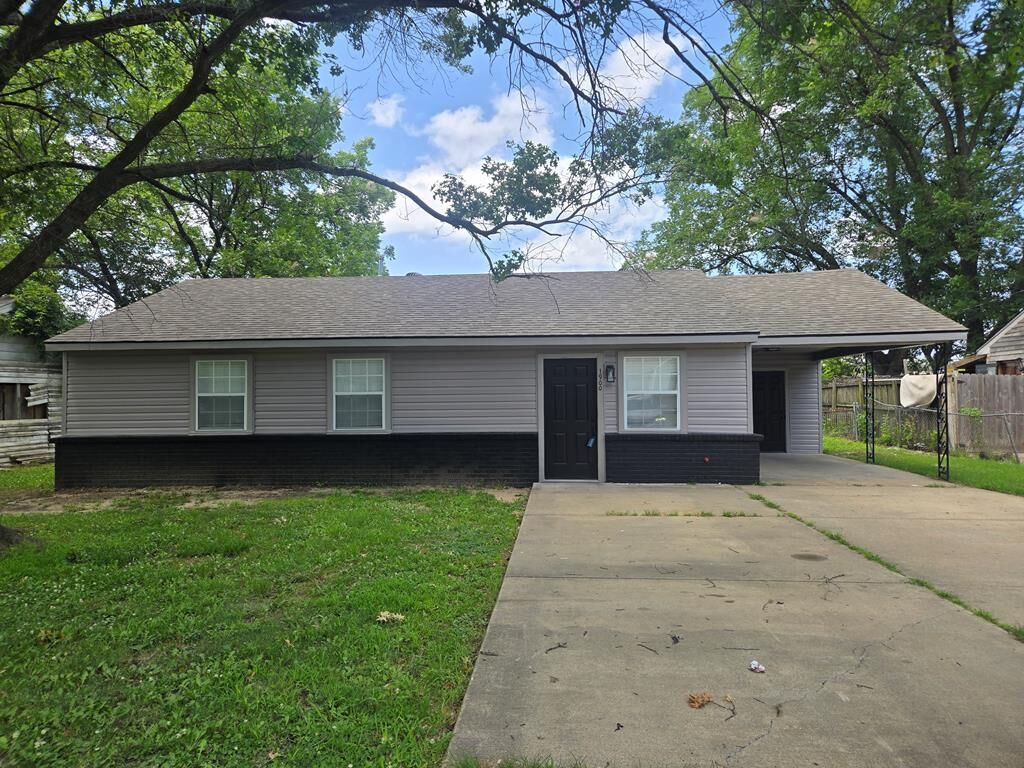 Property Photo:  1900 Goodwin Avenue  AR 72301 