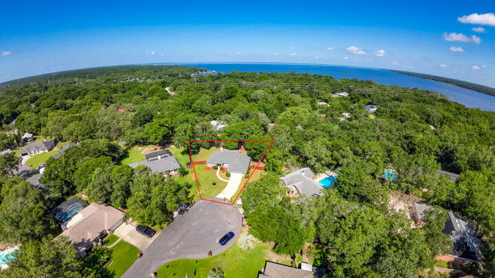 Property Photo:  6900 Calle De Caballero  FL 32566 