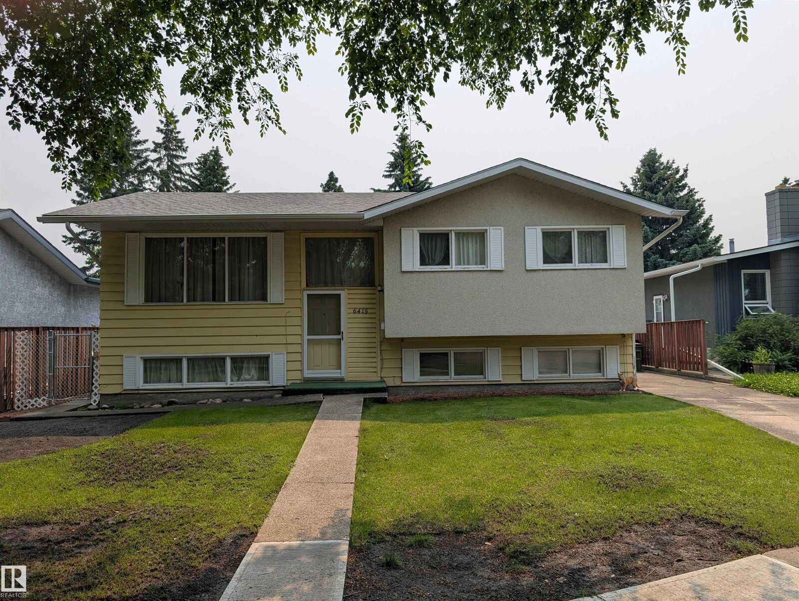 Property Photo:  6415 147 Avenue NW  AB T5A 1T6 