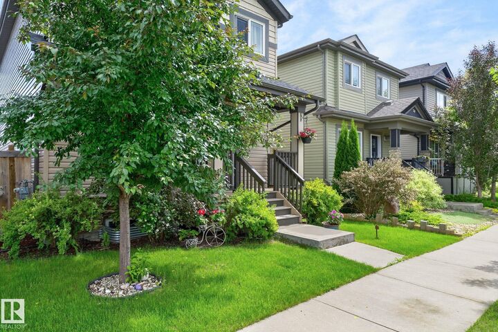 Property Photo:  33 Durrand Bend  AB T8L 0N1 
