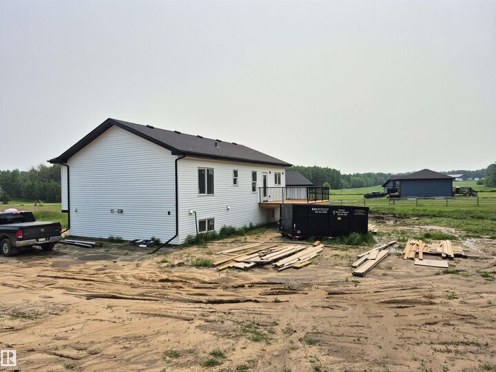 Property Photo:  55108 Range Road 15 401  AB T0E 1V0 