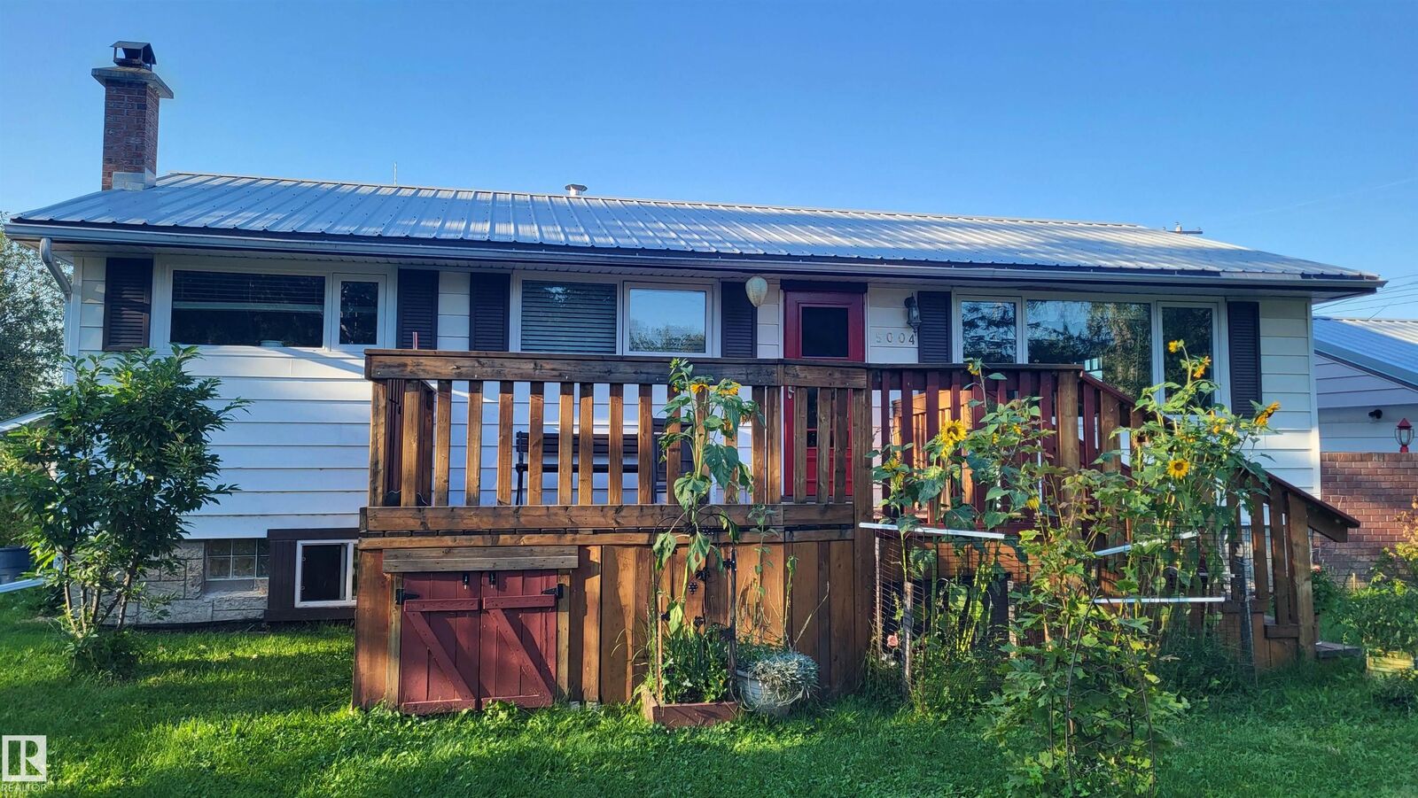 Property Photo: 5004 50 Avenue AB T0E 0T0