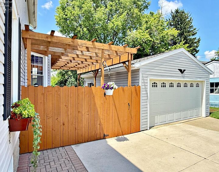 Property Photo:  18 Maple Street  OH 44883 