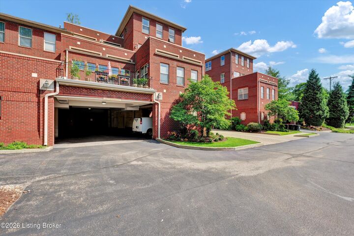 Property Photo: 2001 Lancashire Ave 207 KY 40205