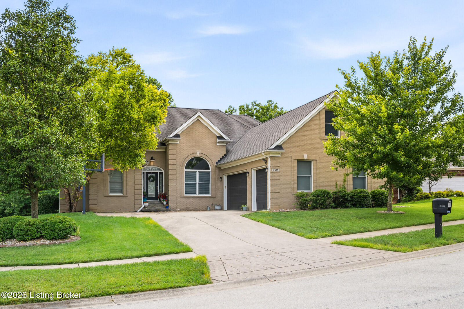 Property Photo:  17509 Polo Run Ln  KY 40245 