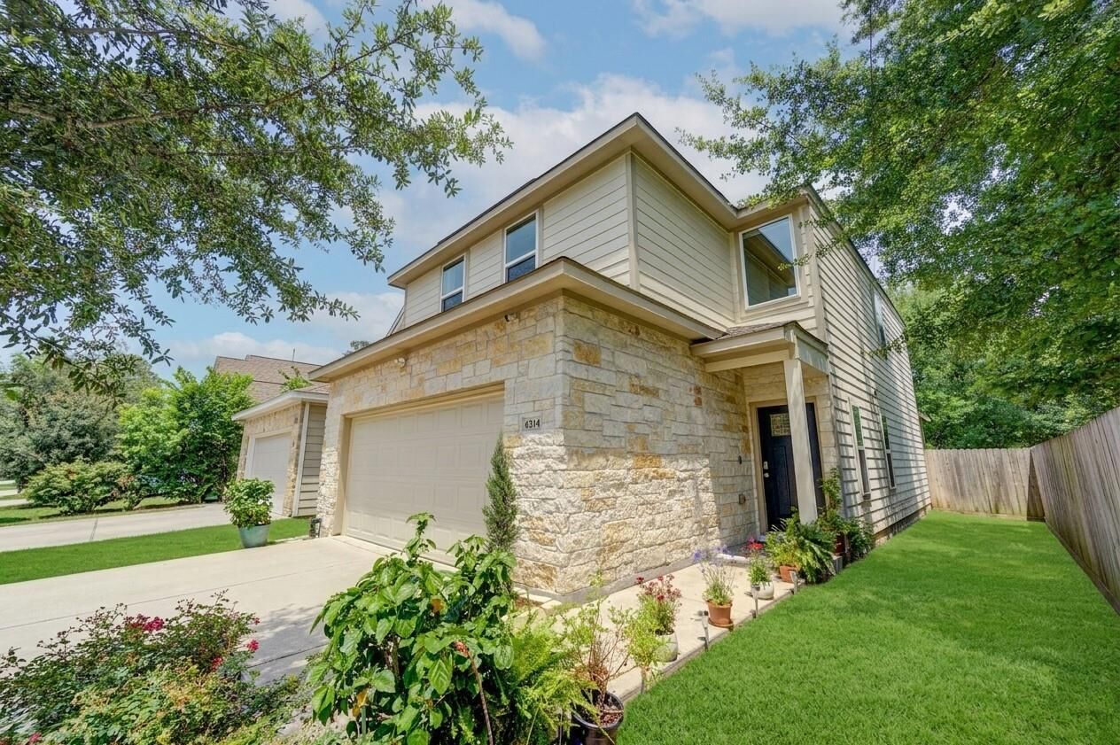 Property Photo: 6314 Cebra Street TX 77091