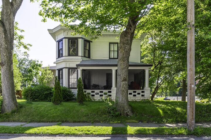 Property Photo:  112 E Main Street  IN 46992-3121 