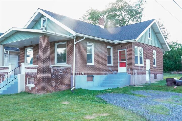 Property Photo:  870 Chestnut Street  PA 18037 