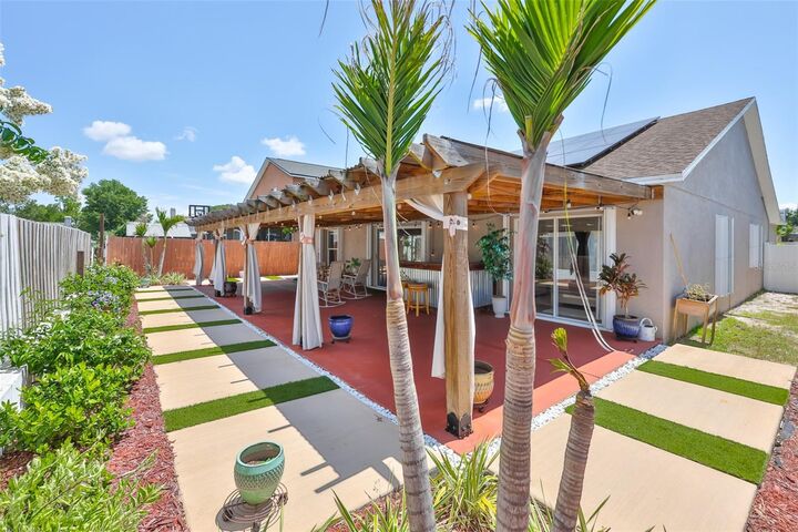 Property Photo:  13403 Beechberry Drive  FL 33579 