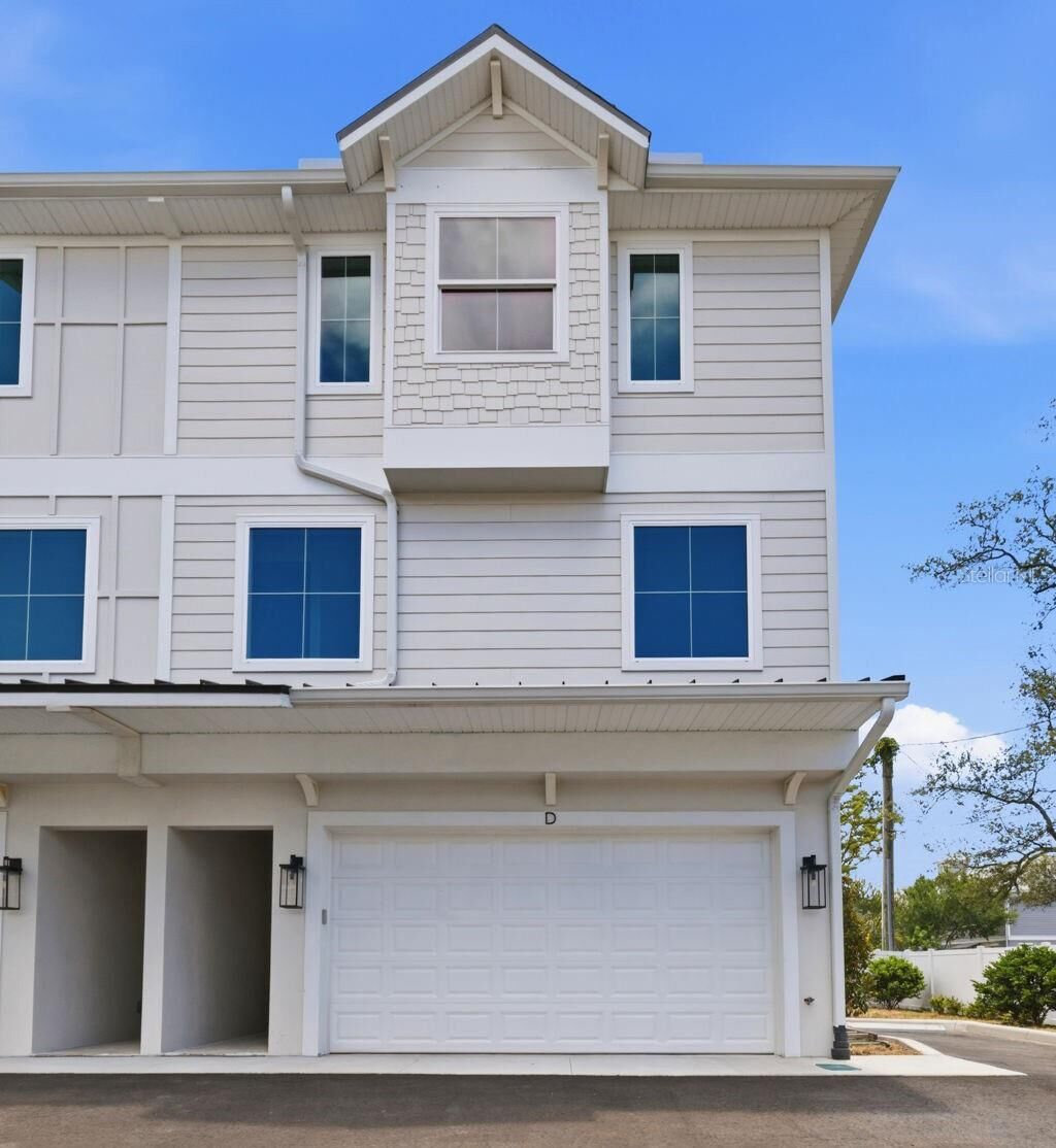 Property Photo:  4208 W Carmen Street D  FL 33609 