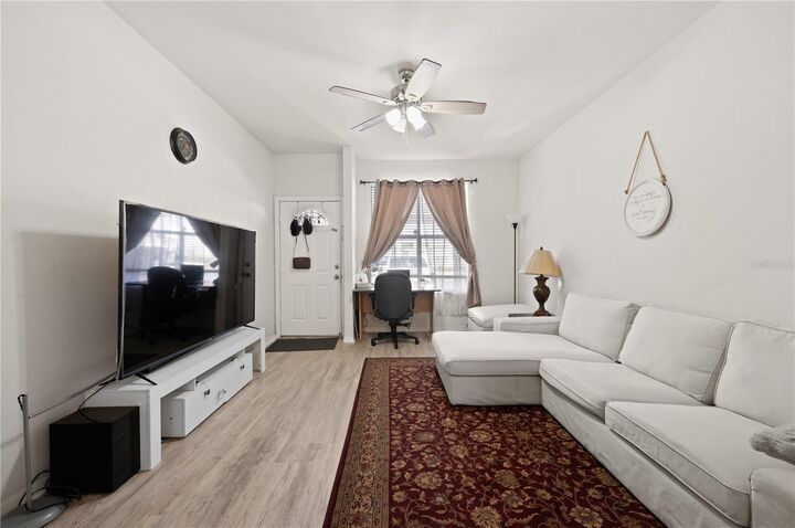 Property Photo: 3901 SW 20th Avenue 609 FL 32607