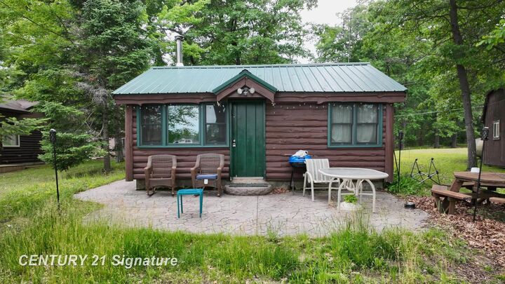Property Photo:  751 E Long Lake Drive  MI 48625 