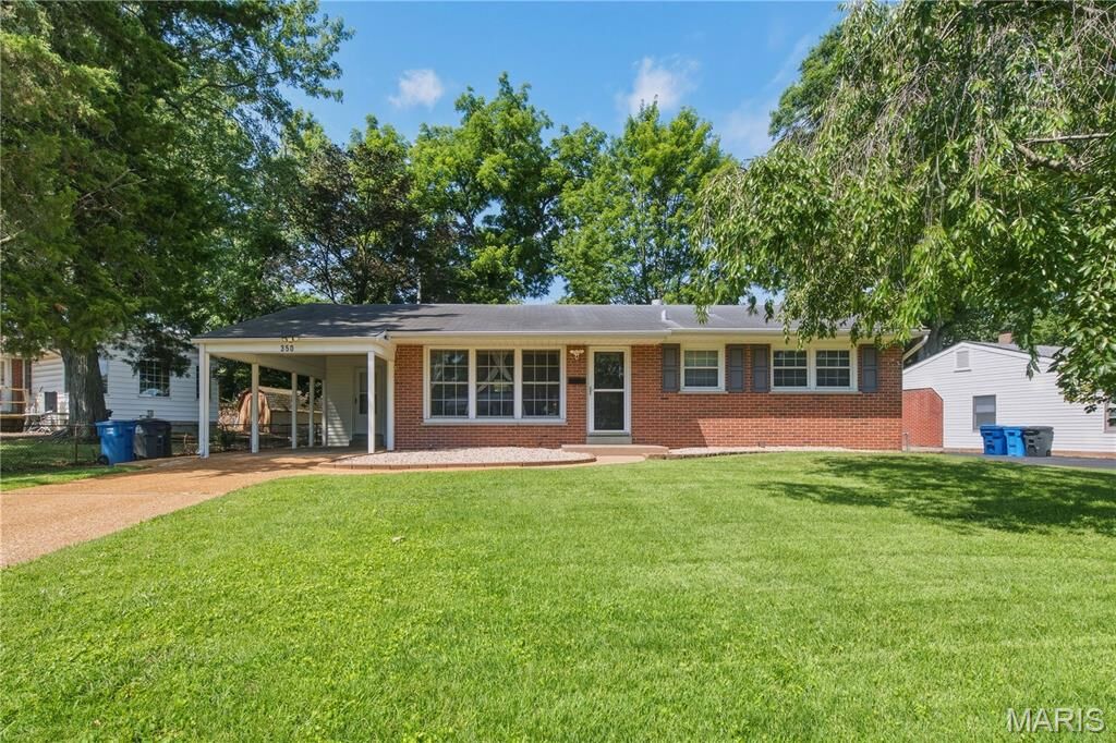 Property Photo:  350 Saint Patrick Lane  MO 63031 